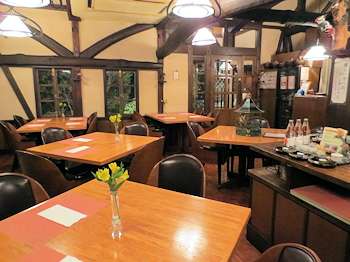 葉山のステーキレストランそうま店内